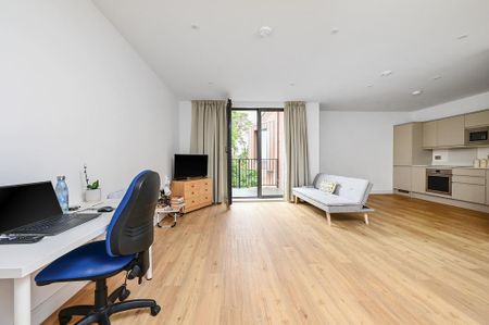 Studio to rent - Photo 2