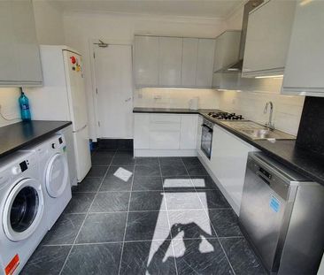 Ground floor flat to rent - Photo 2