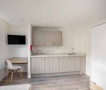 Studio to rent - Photo 1