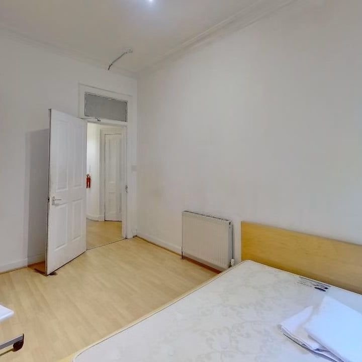 3 Bed Flat, Cathcart Place, EH11 - Photo 1