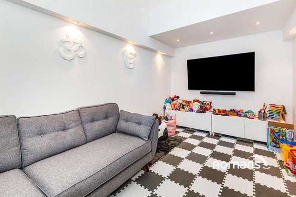 Eskdale Gardens, Maidenhead, Berkshire, SL6 - Photo 1