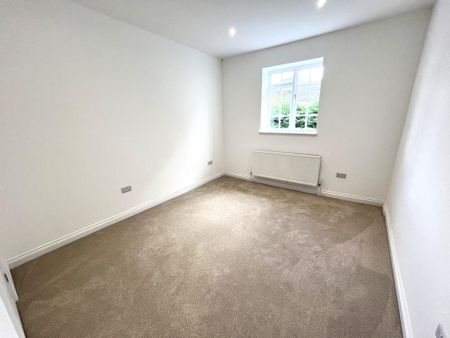 3 bedroom semi-detached house to rent - Photo 5