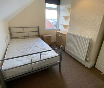 Burton Stone Lane, Clifton - P1812 - Photo 4