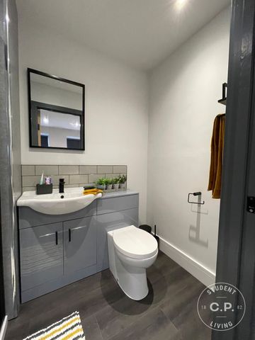 Flat 13, Commercial Point, NG9 2NG, NOTTINGHAM - Photo 5