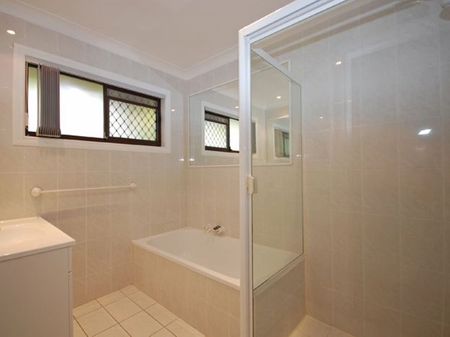 9 Mara Court, 4214, Ashmore Qld - Photo 5