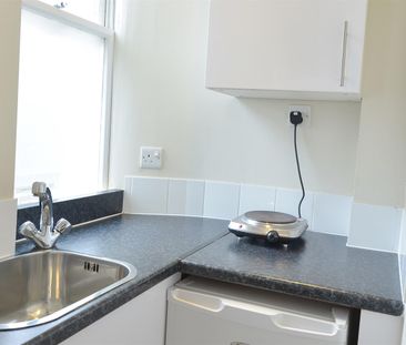 1 bed apartment to rent in Hill Street, London, W1J - Photo 4