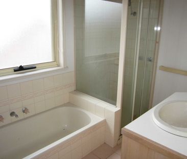 2/36 Oberon Drive, Belmont - Photo 4