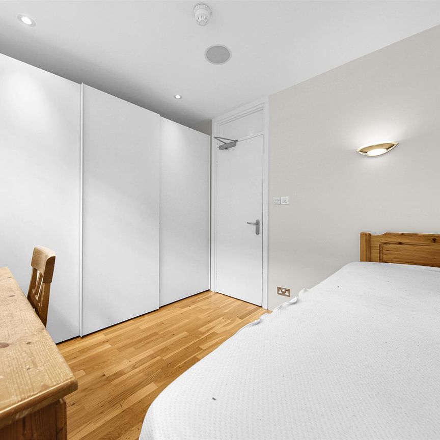The Colonnades, Bayswater - Photo 1