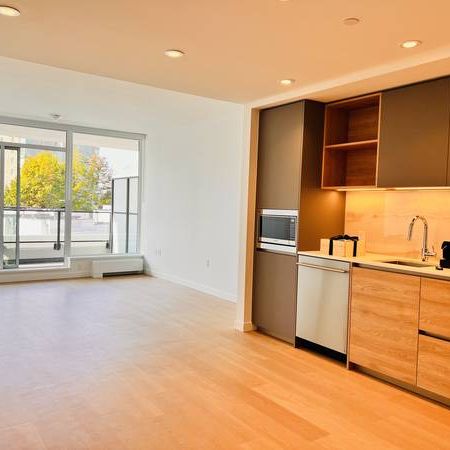 Downtown Luxury & Brand-new 1 Bedroom, parking included - Photo 1