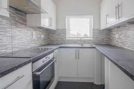 2 bedroom flat to rent - Photo 4