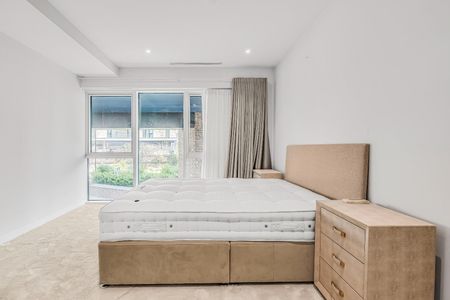 Fairview House, Chelsea Creek, Fulham, SW6 - Photo 3