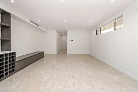 Luxurious Family Duplex in a Prime Location - Photo 5