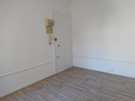 Appartement RUE DE CHATIVESLE - Photo 3