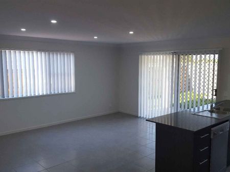 CABOOLTURE - CONVENIENT & TIDY - Photo 3