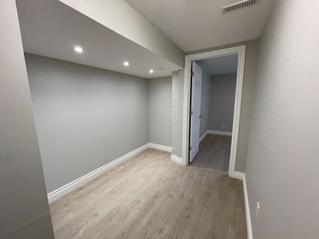 For Lease - 334 Stevenson Road Unit# Lower, Oshawa, Ontario - Photo 5