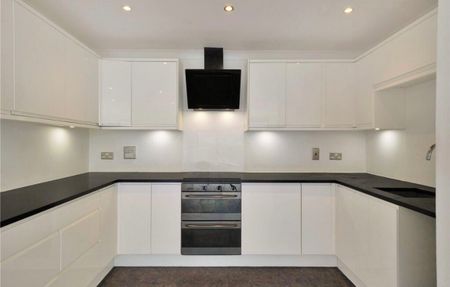 2 Bed Flat, North Point, N8 - Photo 4