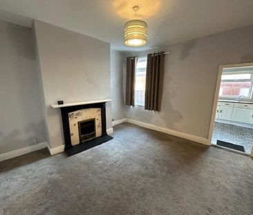 4 bedroom terraced house to rent - Photo 1