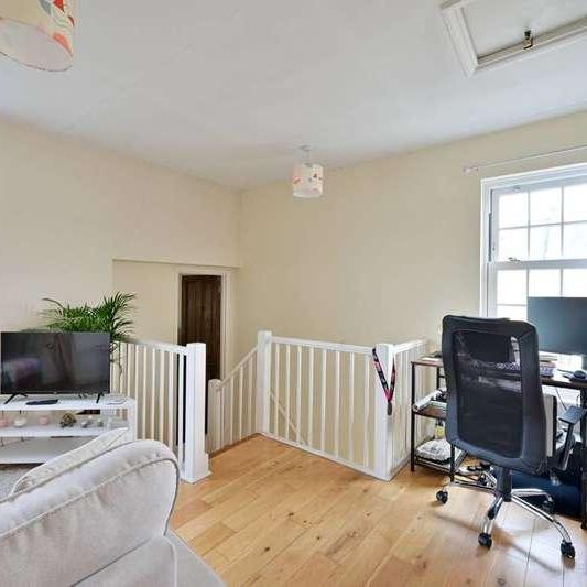 Russell Road, Wimbledon, SW19 - Photo 1