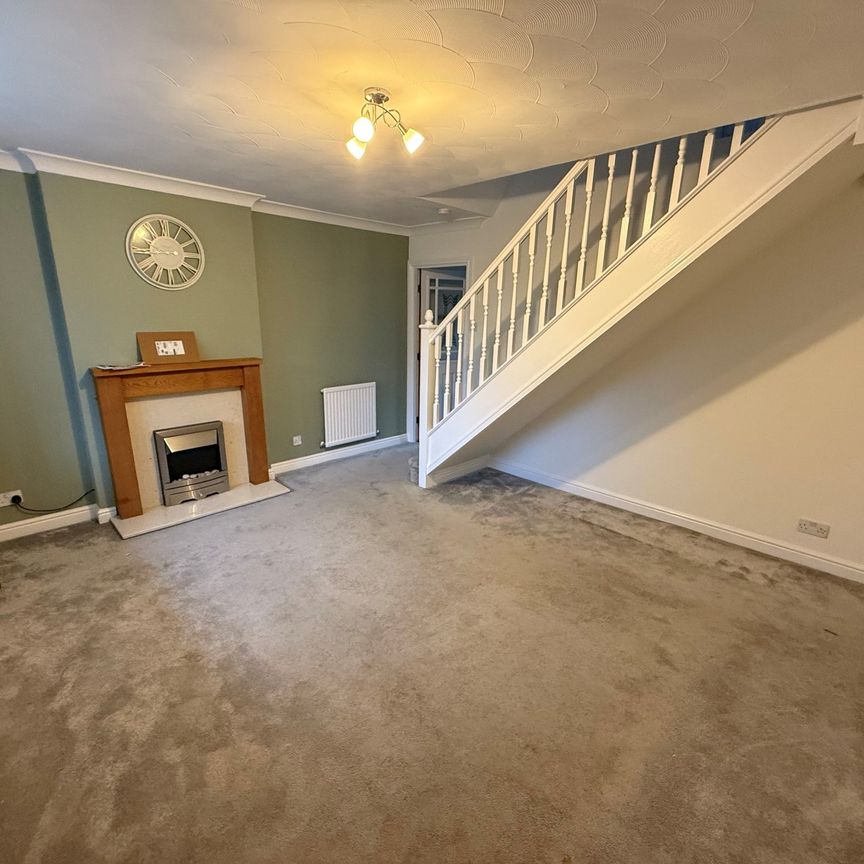 West Vale, Radcliffe - Photo 1