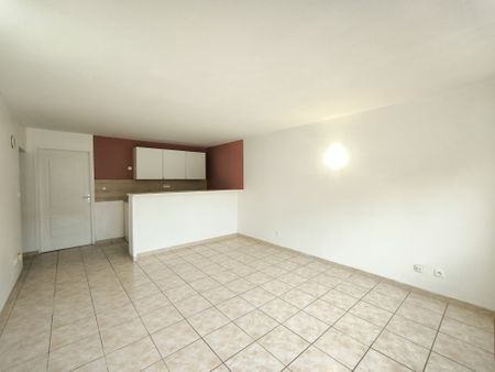 : Appartement 50.57 m² à Saint-Étienne - Photo 2