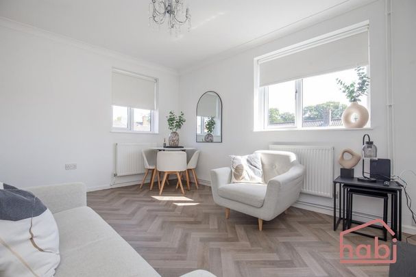 2 bedroom flat to rent - Photo 1