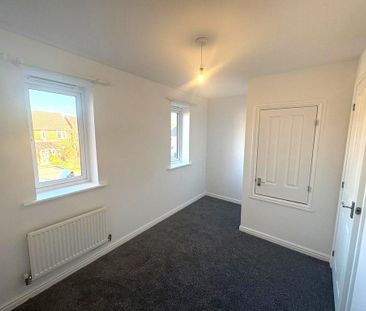 2 bedroom end of terrace house to rent - Photo 2