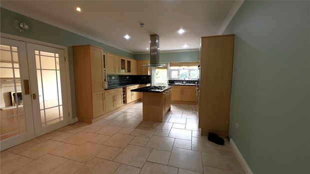 Lincoln Road, Newark, Nottinghamshire, NG24 - Photo 1