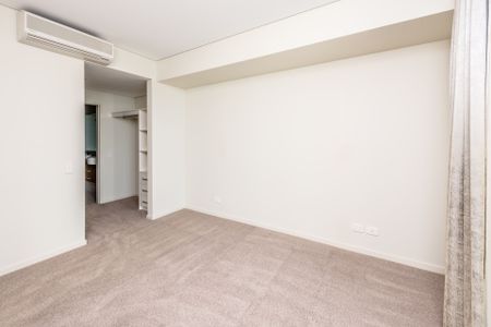 BATAVIA MARINA APARTMENT - LIVE THE LIFE OF LUXURY! - Photo 2