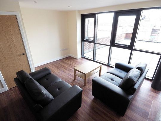 3 bedroom flat to rent - Photo 1