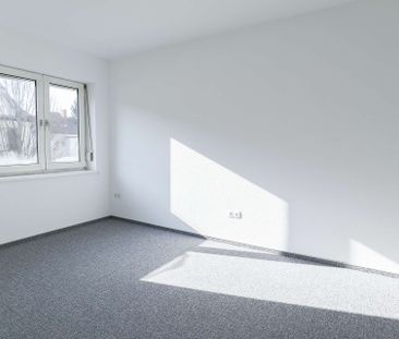 Helle 3-Zimmer-Wohnung mit kleinem Balkon in ruhiger Lage! - Foto 1