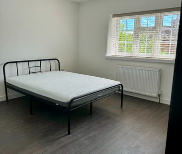 Room in a Shared Flat, Daffodil Street, W12 - Photo 2