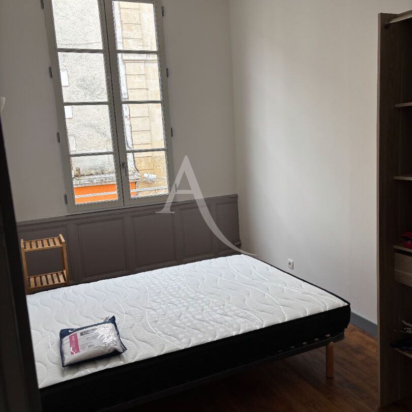 Location Appartement 2 pièces 29m² FONTENAY LE COMTE 85200 - Photo 1