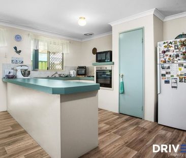 Charming Family Home in a Quiet Cul-de-Sac – Prime Beeliar Location! - Photo 2