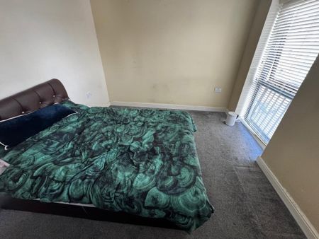 10 Clifton House, Wolverhampton, West Midlands, WV3 9RY - Photo 5