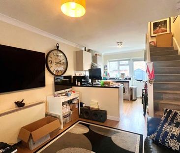 Courtenay Mews, Woking, Surrey, GU21 - Photo 6