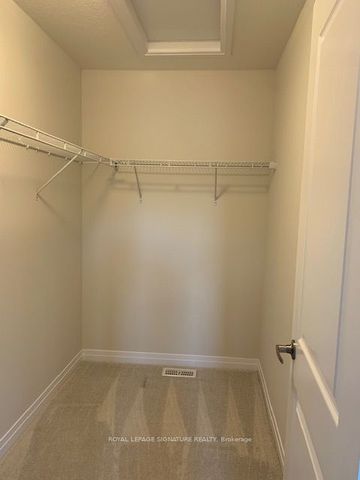 Townhouse For Lease | X8107942 - Photo 4