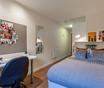 1 bedroom in a flat share to rent - Photo 5