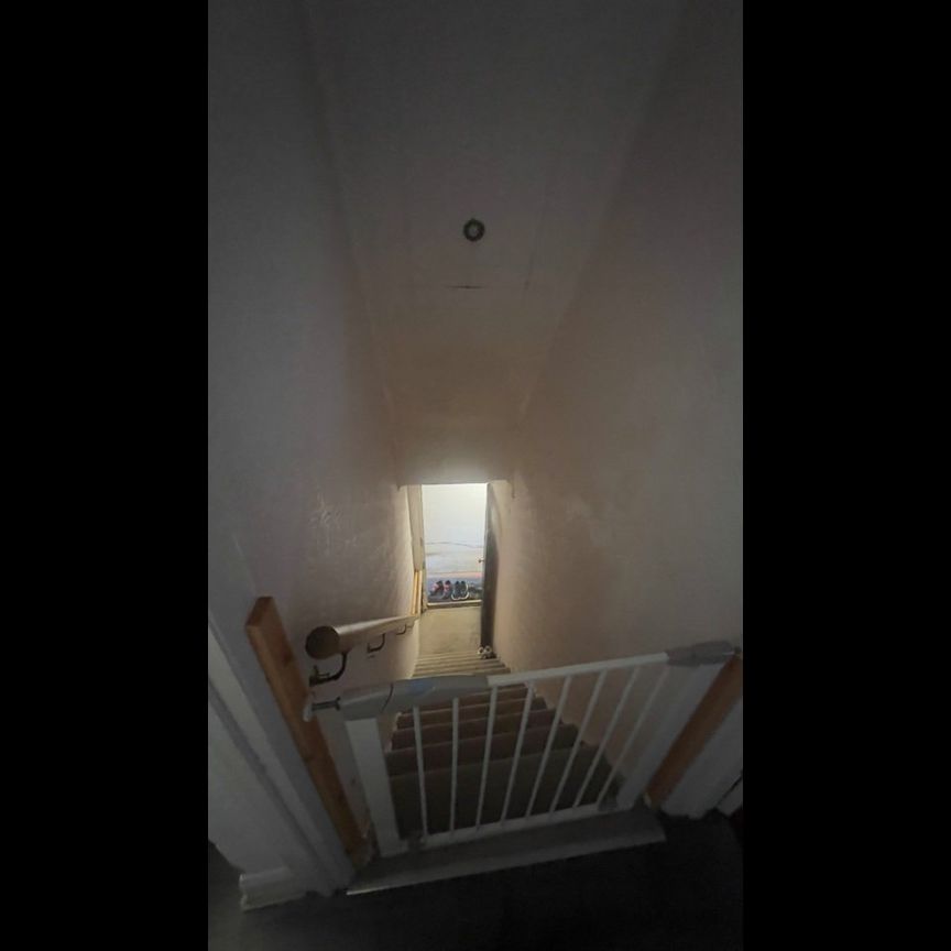 2 Bed Maisonette, Stanley Road, HA2 - Photo 1