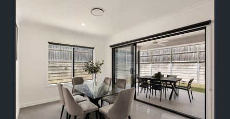 SINGLE LEVEL FAMILY HOME - Photo 5