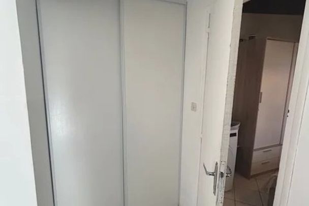 AIX EN PROVENCE, Location T2, Quartier La Beauvalle - Photo 1