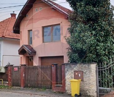 DE INCHIRIAT: Casă / Vilă P+1 - Zona Centrala BAIA MARE - Fotografie 1