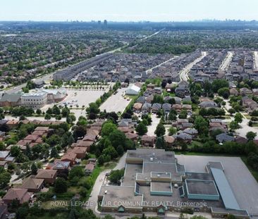 For Lease - 394 Paliser Crescent, Richmond Hill, Ontario - Photo 1