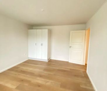 Rummelig 3-værelses lejlighed i Vejgaard med altan - Foto 5