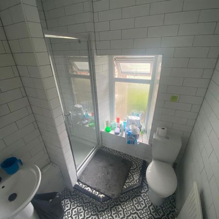 Room For Rent Llantwit Road, Pontypridd - Photo 3