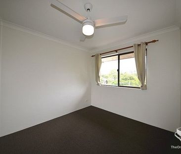 Two bed room home walking to everything - Photo 2