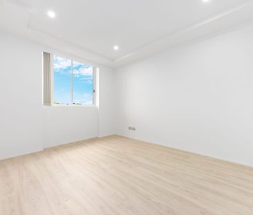 Stunning, Modern, Newly Renovated Apartment in Caringbah - Photo 3