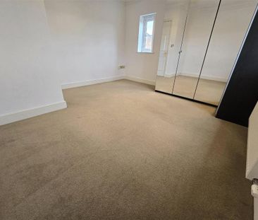 3 bedroom apartment to rent - Photo 1