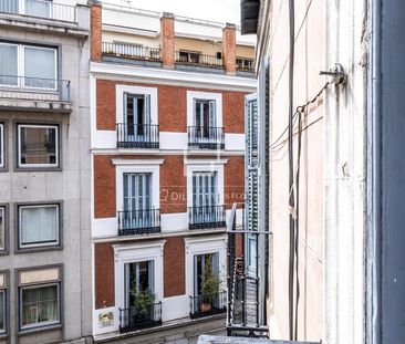 Excellent 2 Bedroom apartment for rent in Cortes / Huertas, Madrid - Photo 4