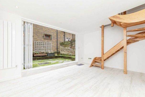 Broadway Market, Broadway Market, E8 - Photo 1