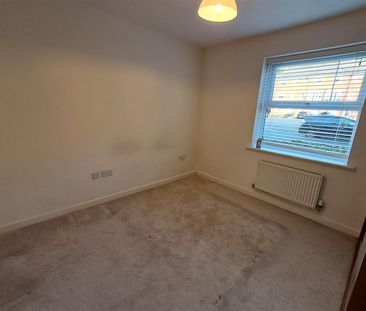 2 bed flat to rent in Walton Road, Bushey, WD23 - Photo 5